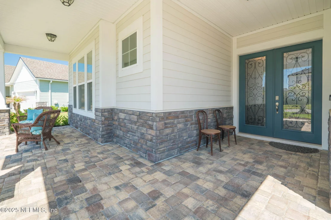 Photo of 63 BRADDOCK Court