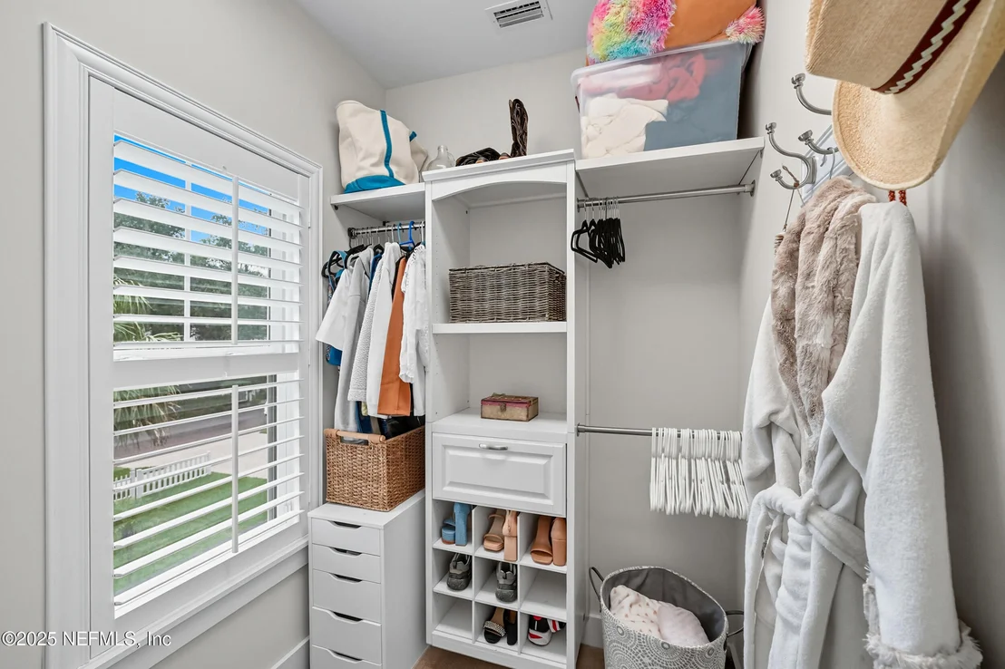 Photo of 951 PARADISE Circle