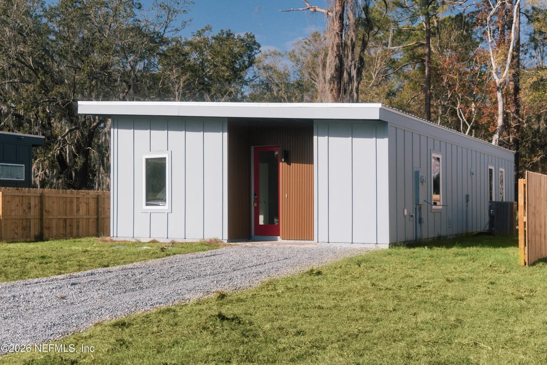 Photo of 576 WOODLAWN Road