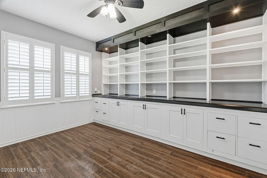 Photo of 2325 LINKS Drive