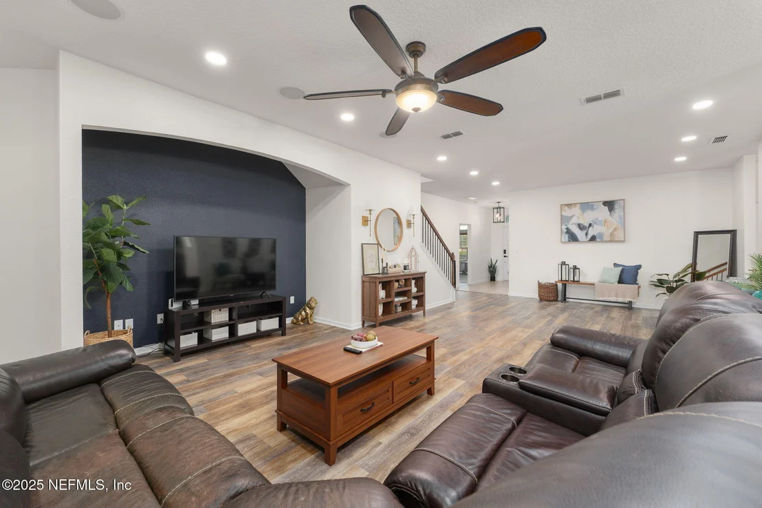 Photo of 812 WARDS CREEK Lane