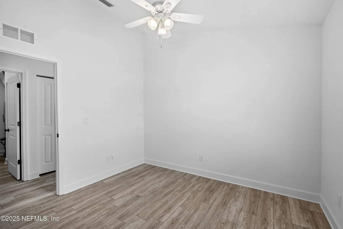 Photo of 916 KENNEDY Drive