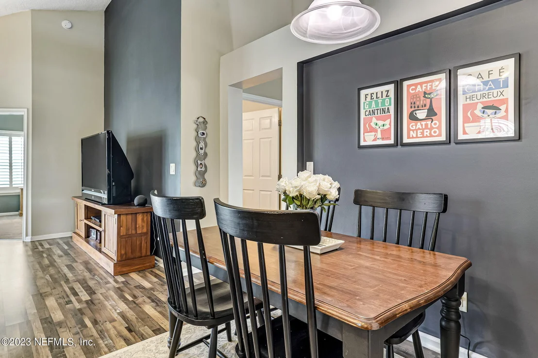 Photo of 412 JOHNS CREEK Parkway