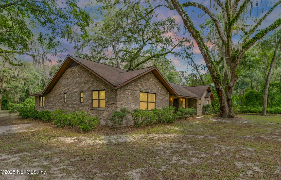 Photo of 1885 RIVER OAKS Drive