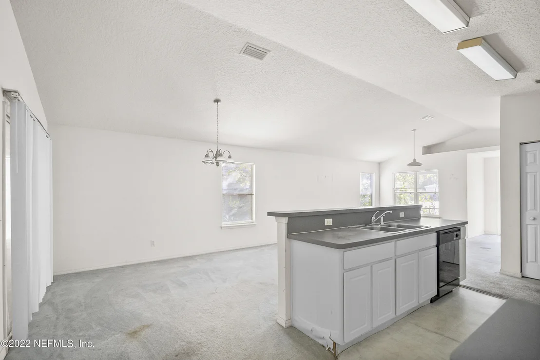 Photo of 232 NESMITH Avenue