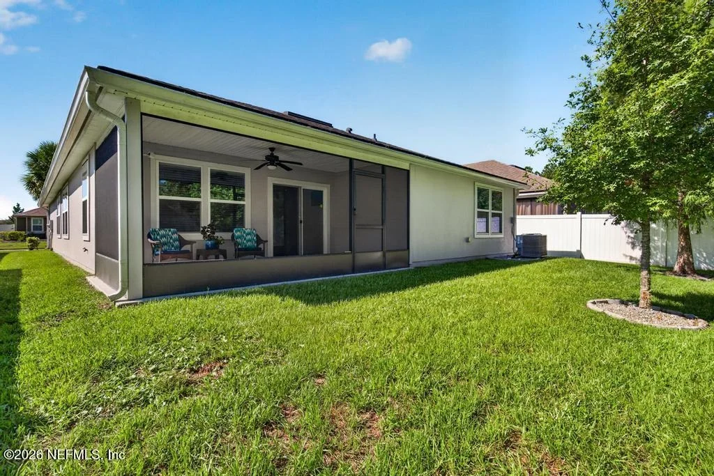 Photo of 558 PALACE Drive