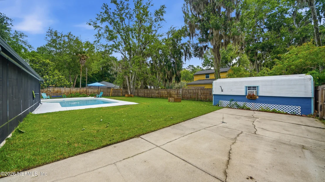 Photo of 1695 SANDY HOLLOW Loop