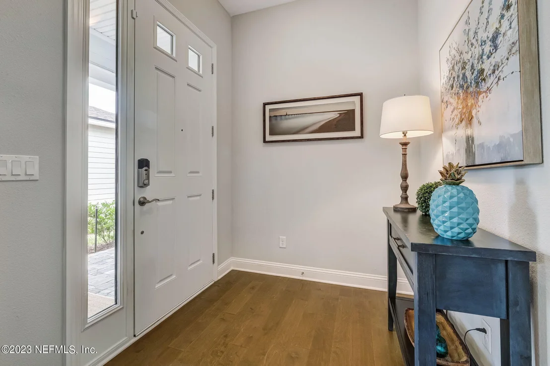 Photo of 214 HOPTREE Place