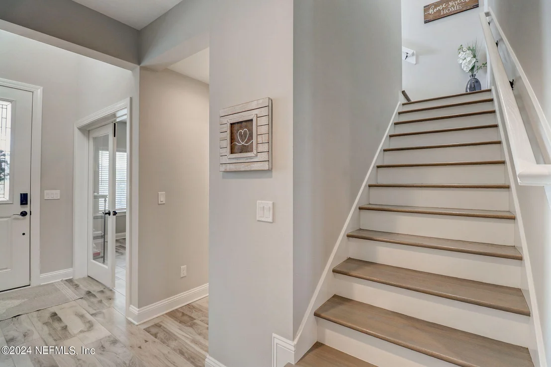 Photo of 117 STANSBURY Lane