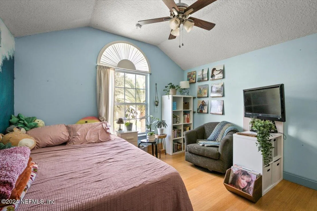 Photo of 389 W TROPICAL Trace