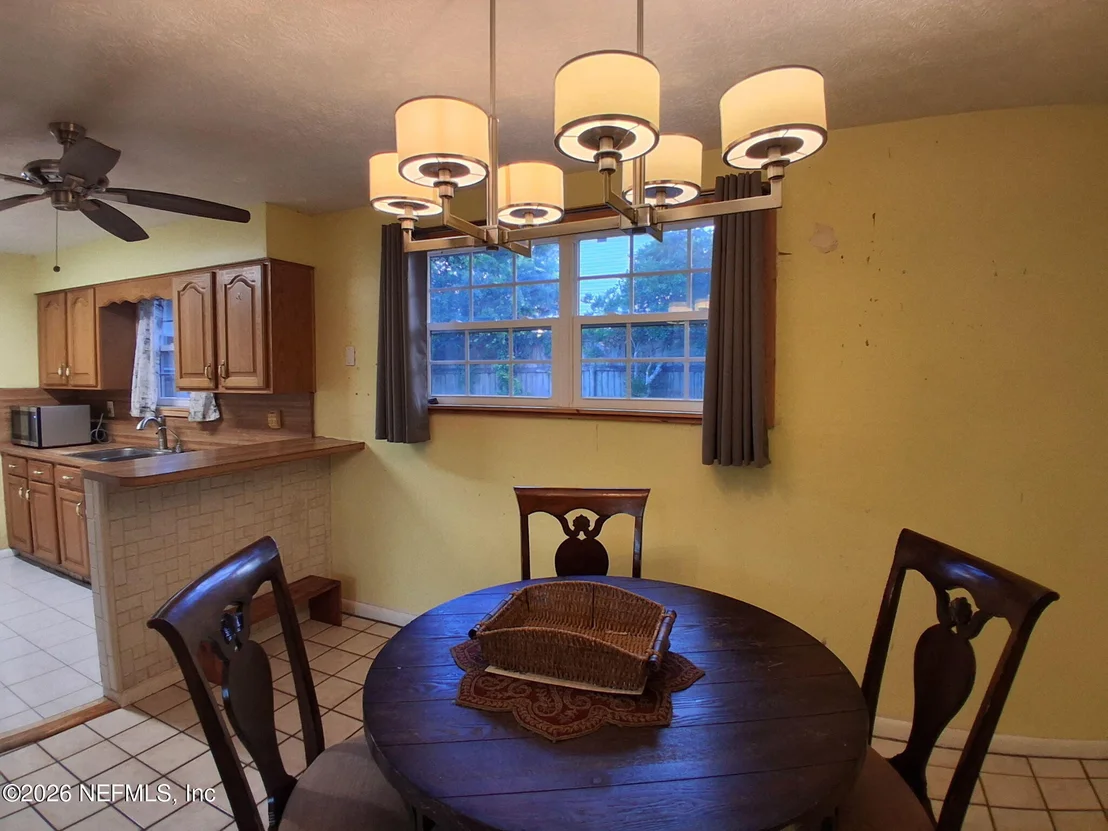 Photo of 320 LOBELIA Road