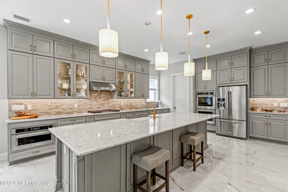 Photo of 10511 SILVERBROOK Trail