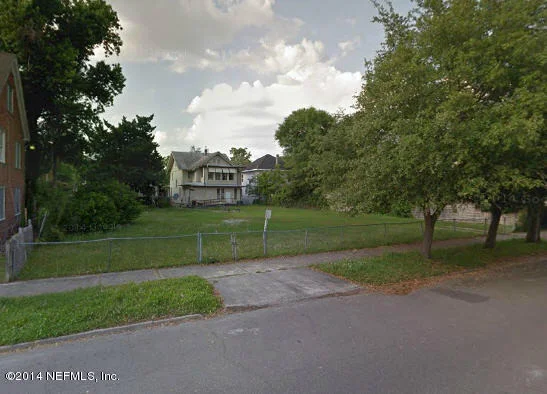 Photo of 2142 Riverside Avenue