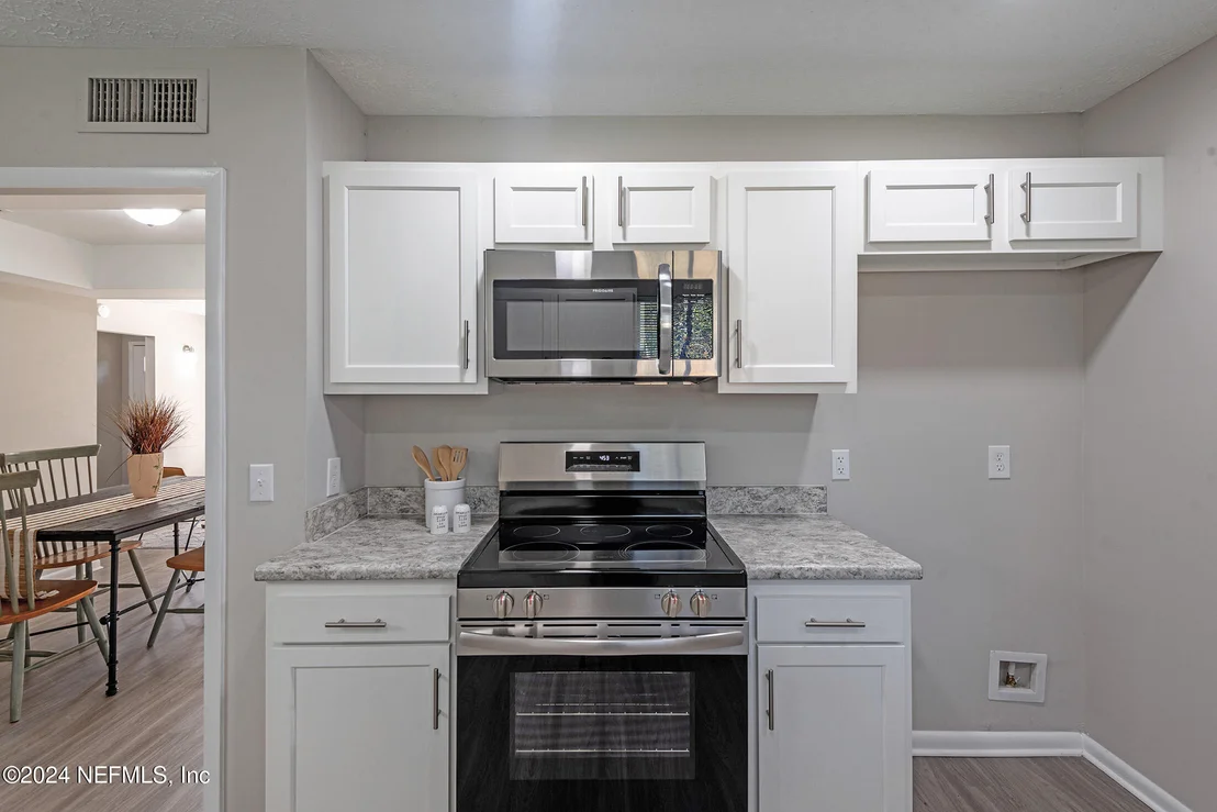 Photo of 7995 SARCEE Trail