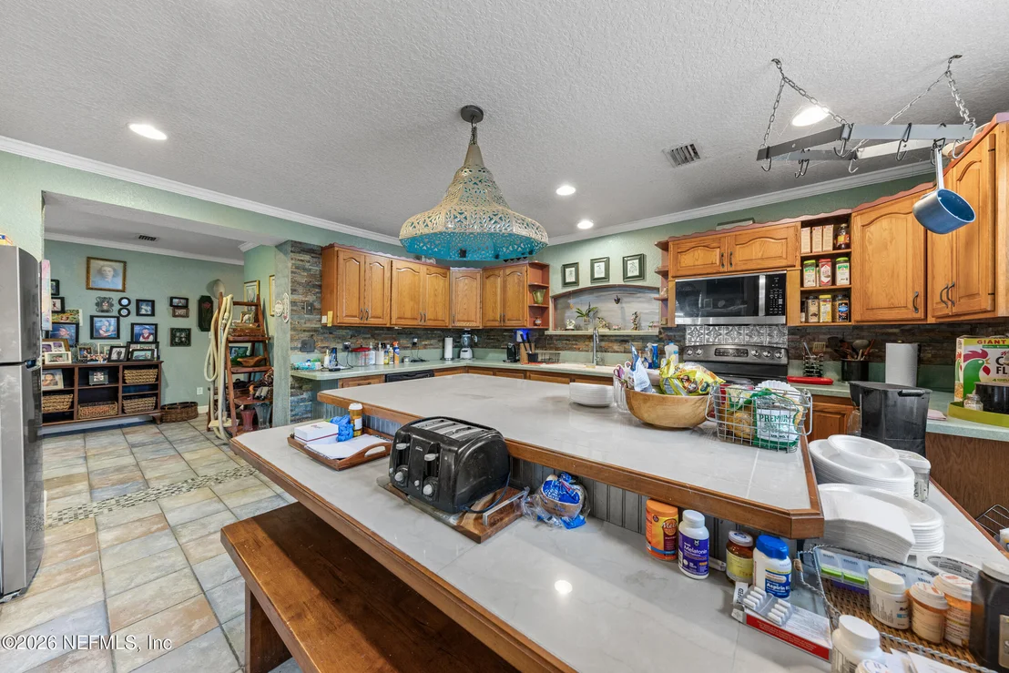 Photo of 440 BLAKE Avenue