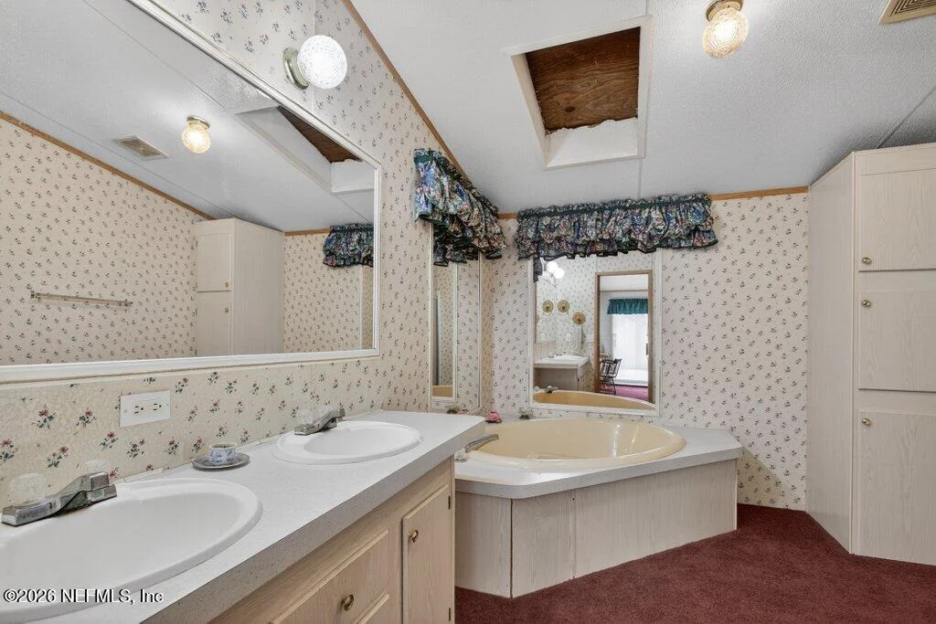 Photo of 207 CABOT Lane