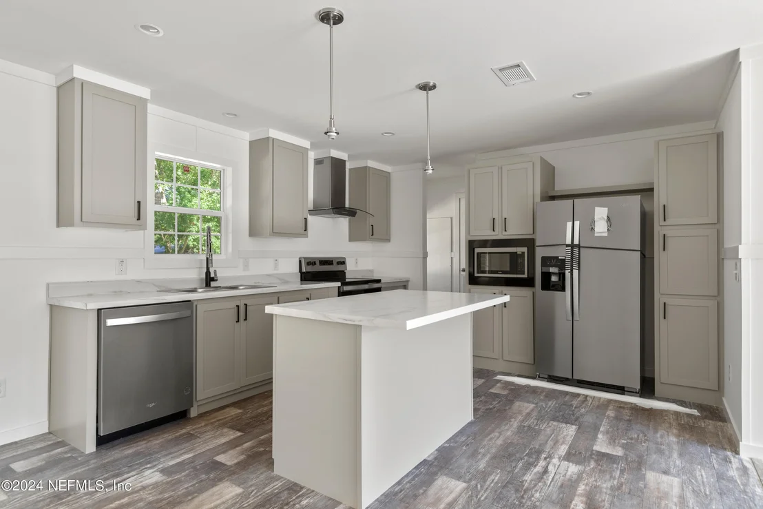 Photo of 2448 VIOLET Way