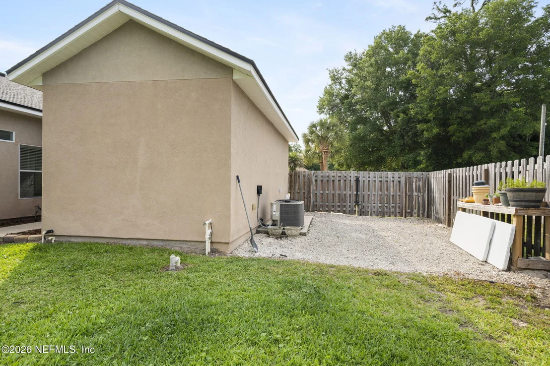 Photo of 3296 KINGS Road S