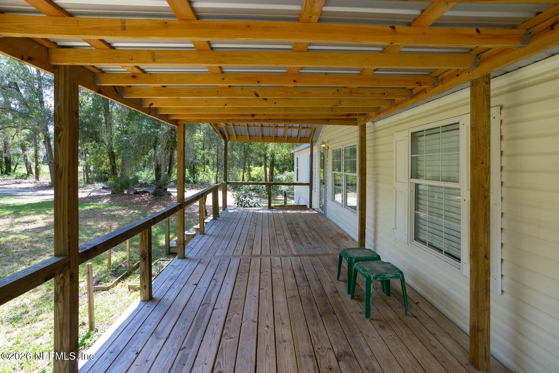 Photo of 101 W STRICKLAND Road