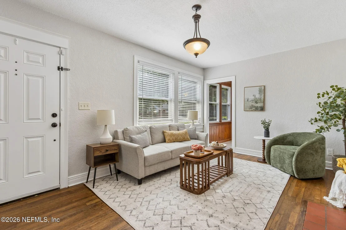 Photo of 2246 REDFERN Road