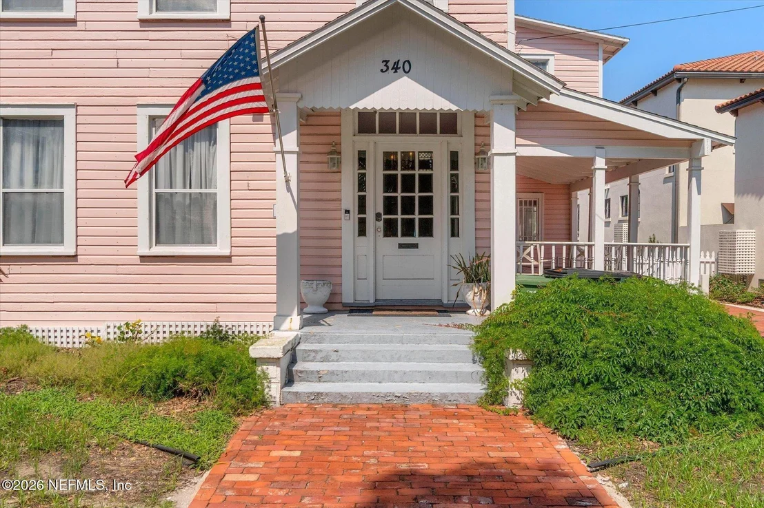 Photo of 340 CHARLOTTE Street
