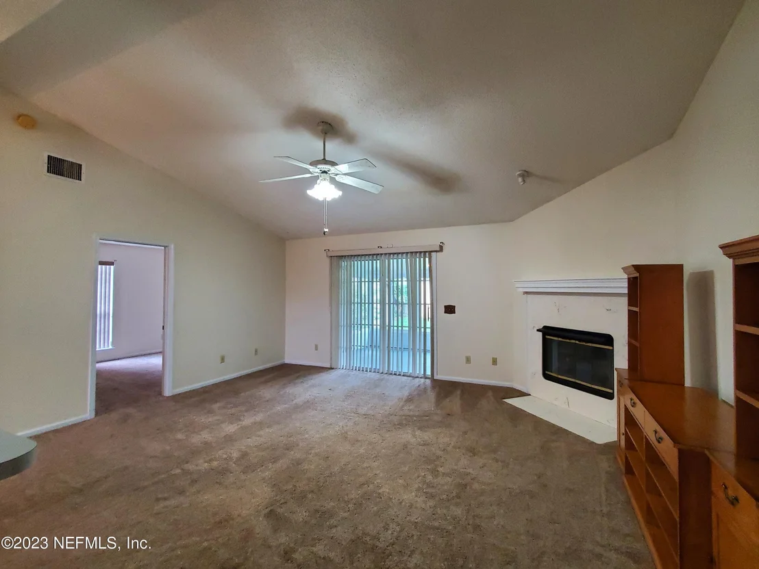 Photo of 8028 QUEENSFERRY Lane