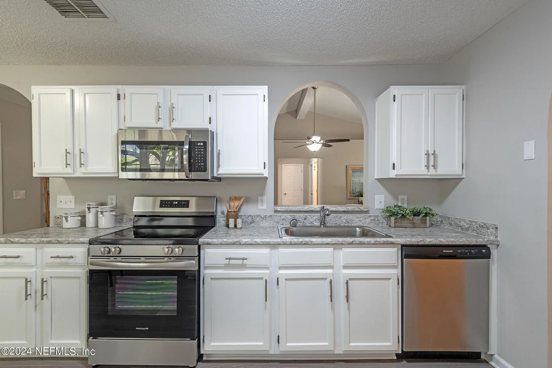 Photo of 6402 CHECKMATE Lane