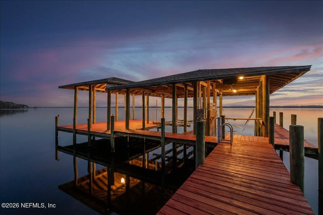 Photo of 533 W RIVER Road
