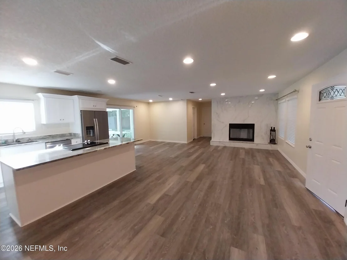 Photo of 855 S HOLMES Boulevard