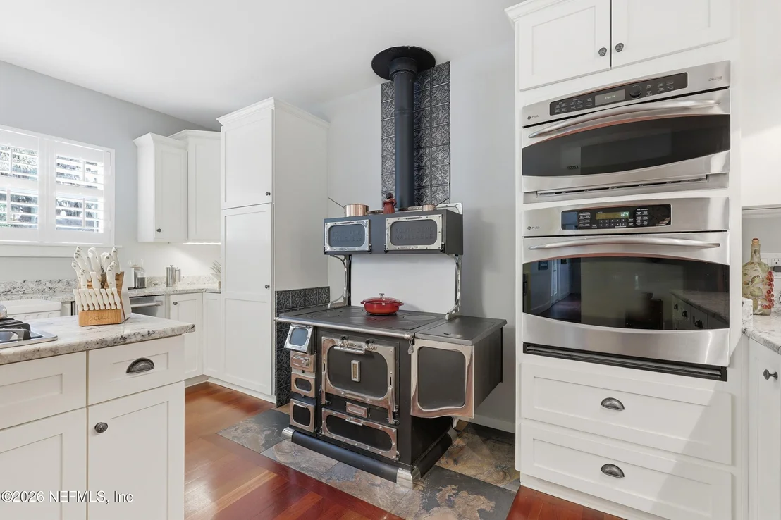 Photo of 17 SYLVAN Drive