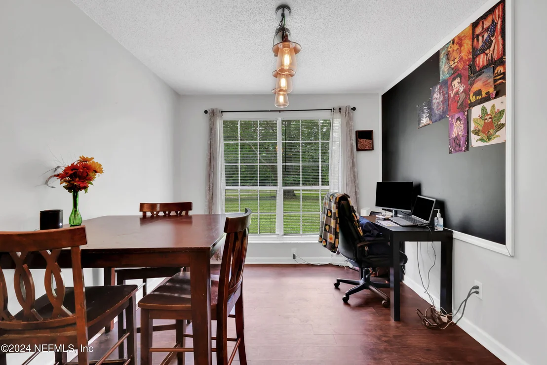 Photo of 803 NORTHFORK Road