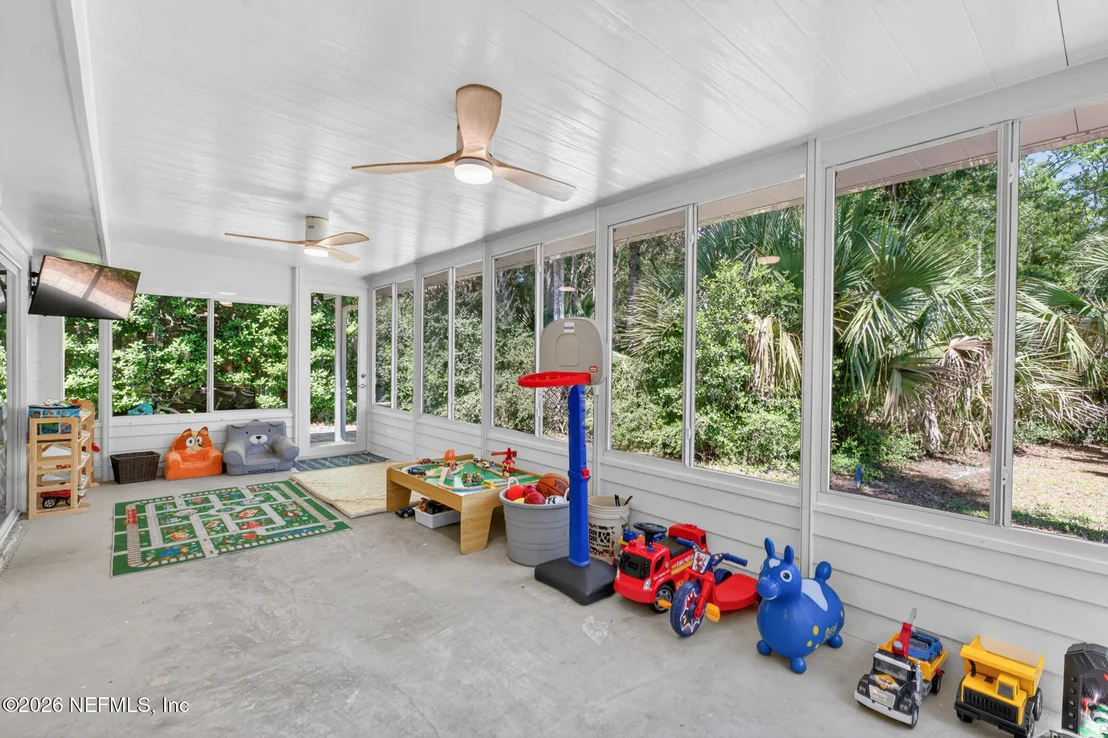 Photo of 104 OAK VIEW Circle