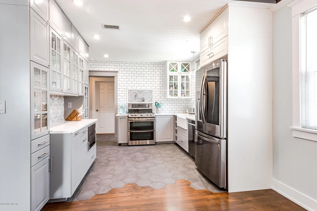 Photo of 2152 REDFERN Road