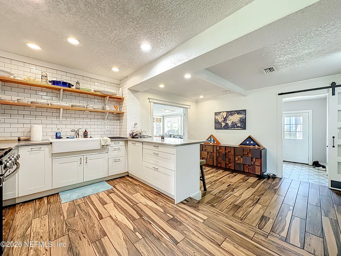 Photo of 18 SOLANO Avenue