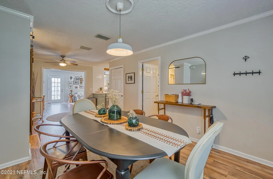 Photo of 412 WHITING Lane