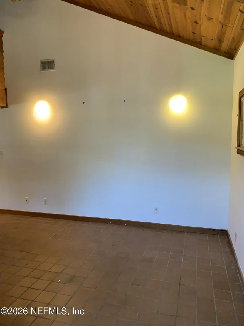 Photo of 120 BEACH Avenue