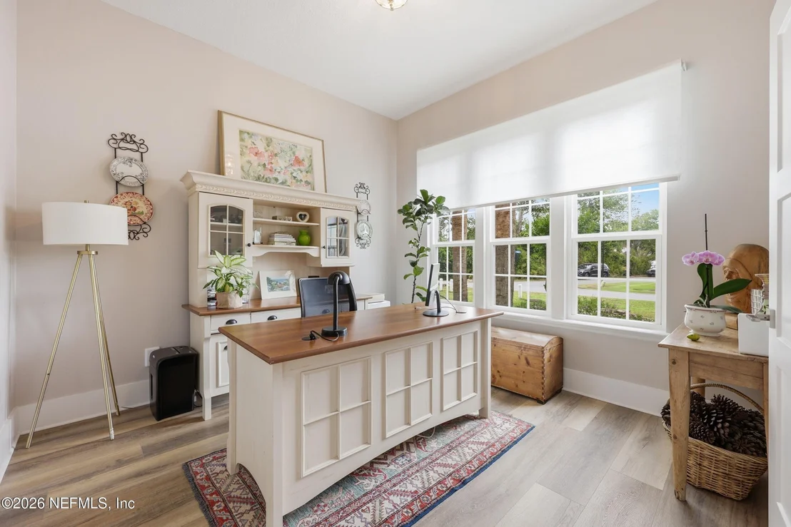 Photo of 521 SUNSET Drive