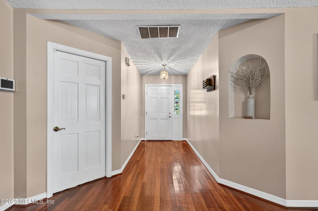 Photo of 7992 DEWARS Court