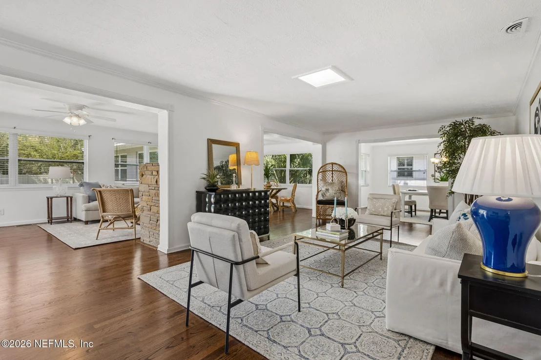 Photo of 915 OLD GROVE Manor