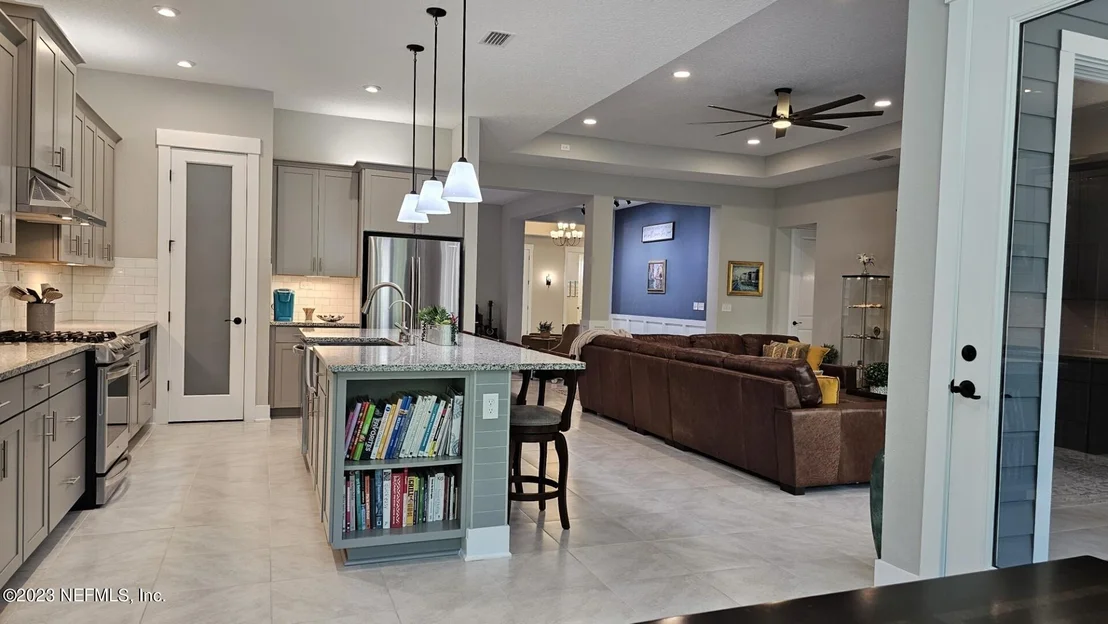 Photo of 309 GLENNEYRE Circle