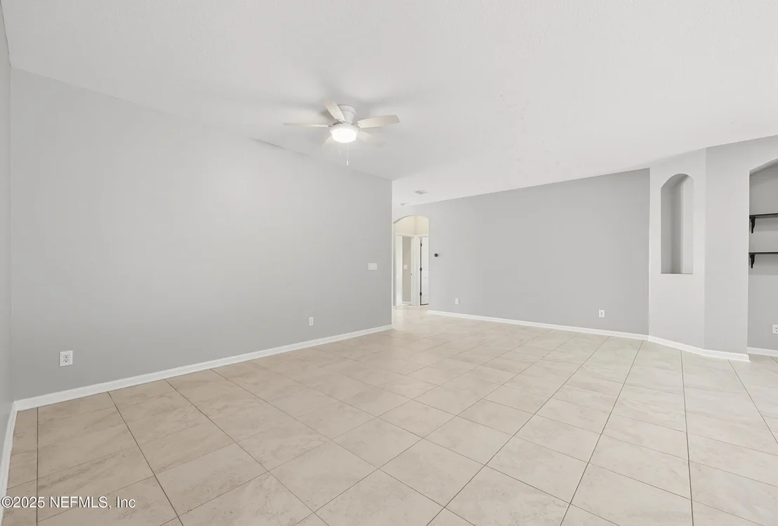 Photo of 96072 BREEZEWAY Court