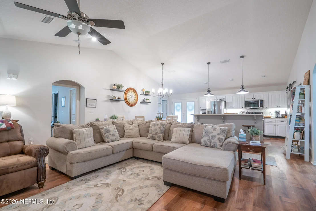 Photo of 272785 MURRHEE Road
