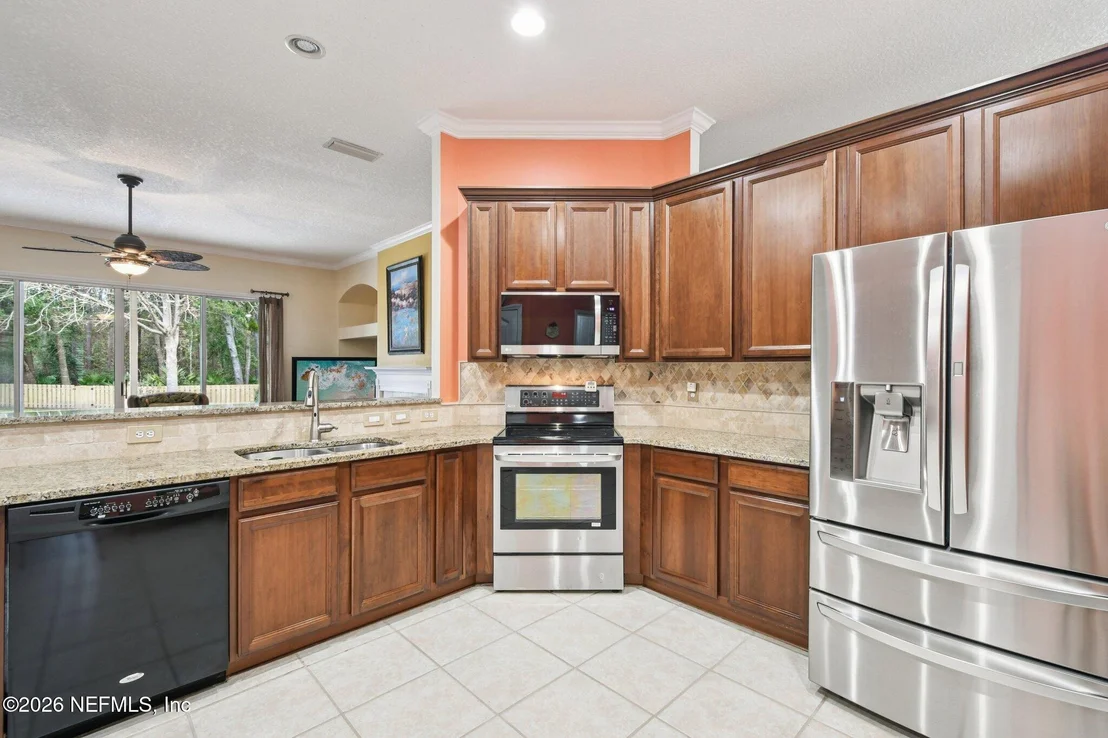 Photo of 145 LAKE RUN Boulevard