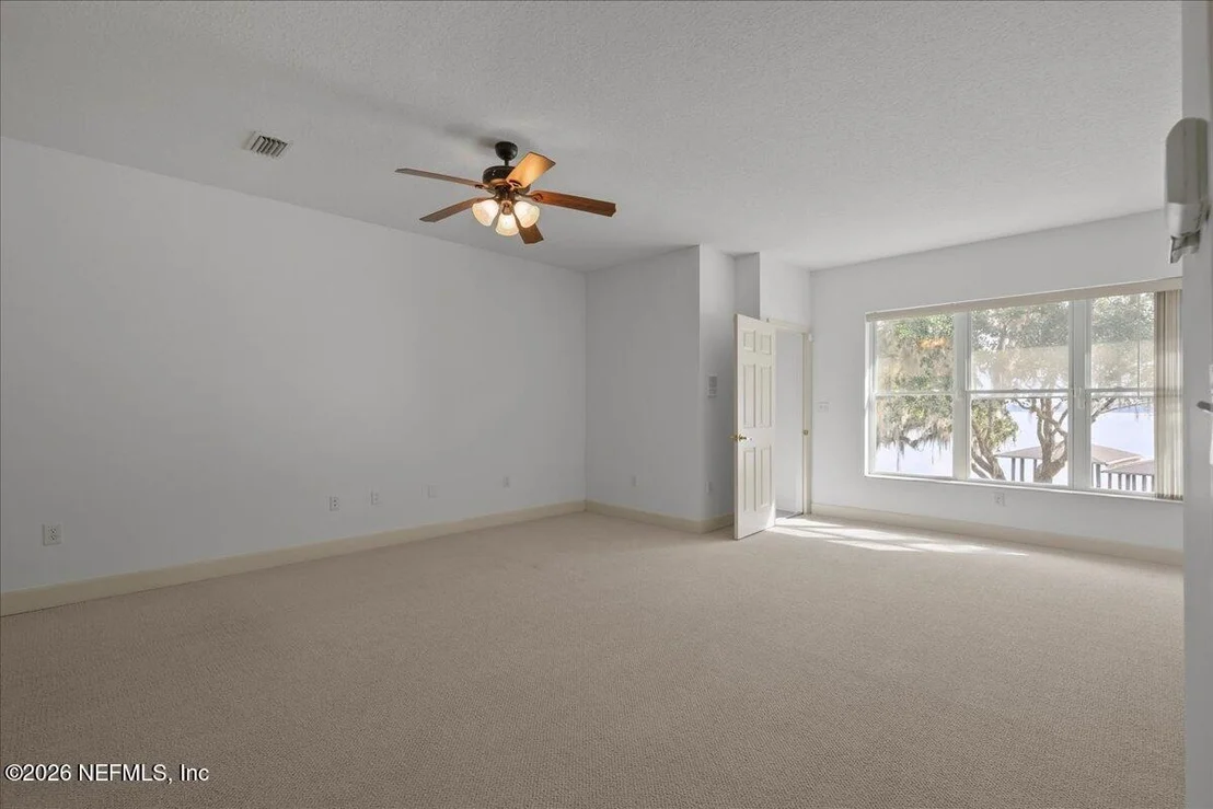 Photo of 533 W RIVER Road