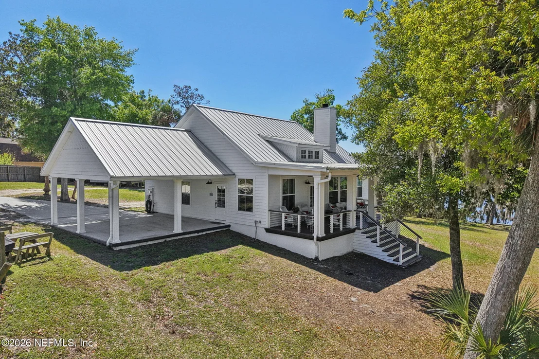 Photo of Unit 17 at 5577 HECKSCHER Drive