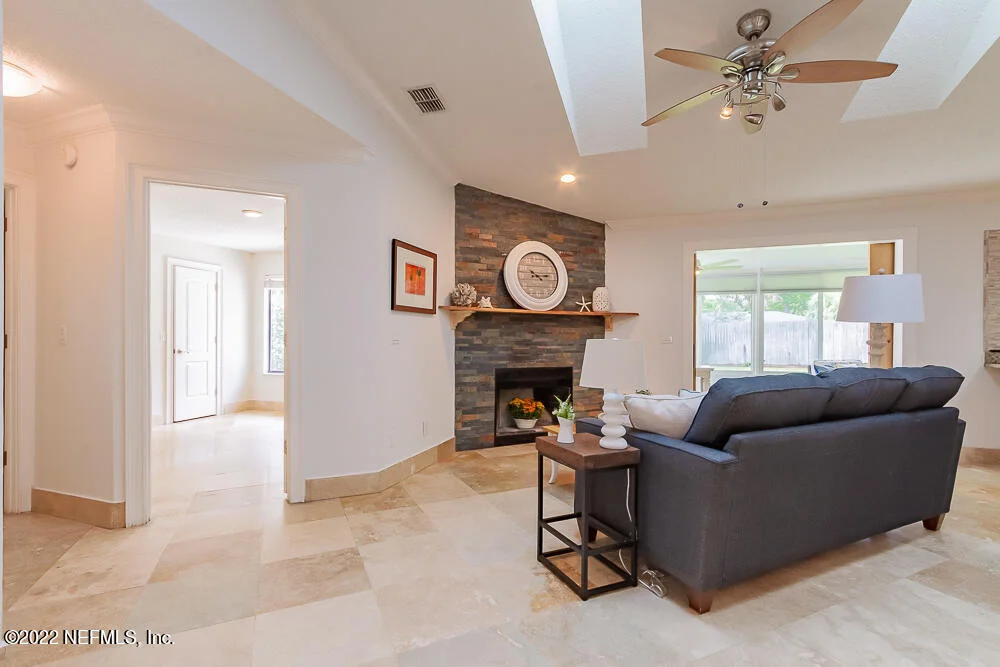 Photo of 315 PHEASANT Run