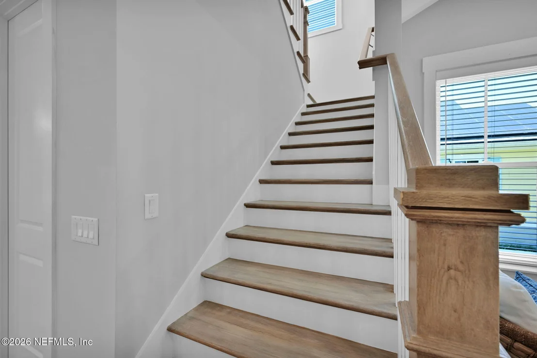 Photo of 472 RIDGEWAY Road