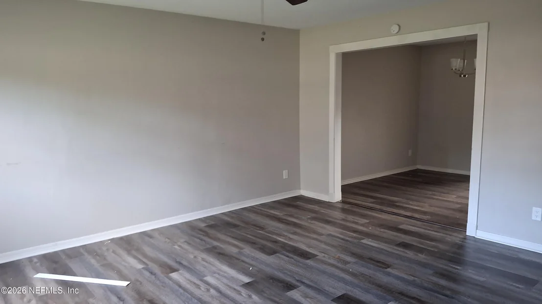Photo of 1809 FARM WAY Way