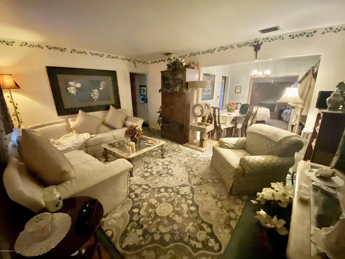 Photo of 826 LEAFY Lane