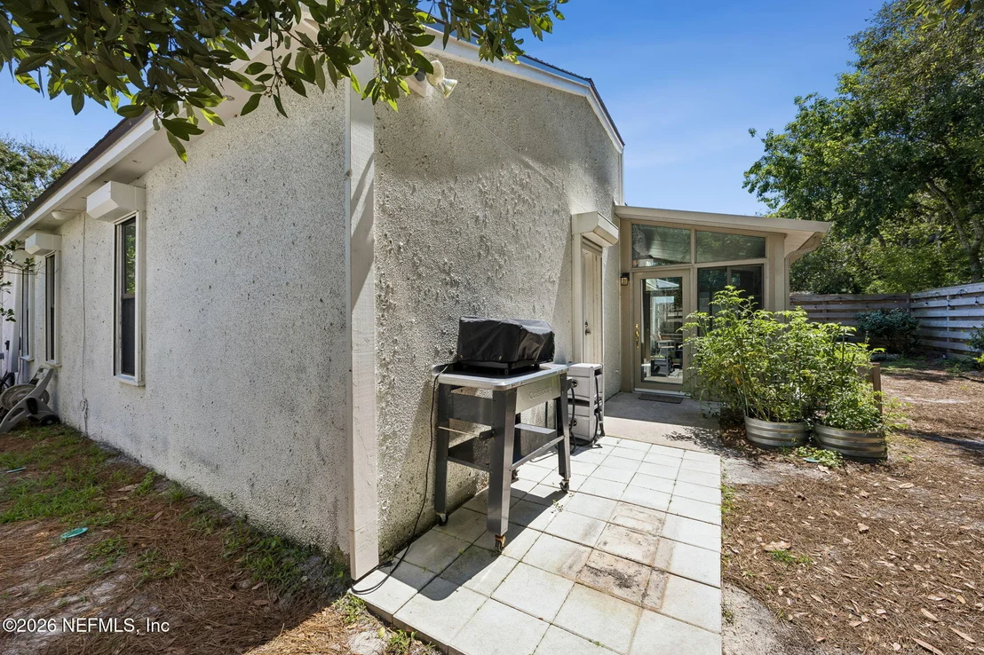 Photo of 330 GARDEN Lane